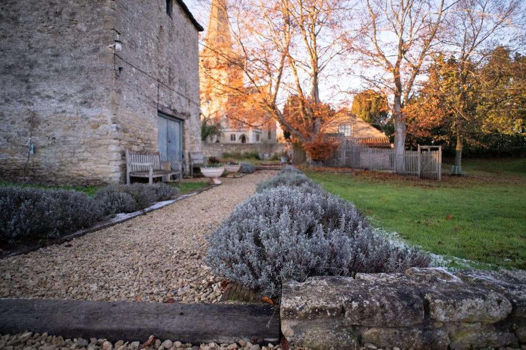 Dove House Cottages - No 1 Оксфорд Экстерьер фото